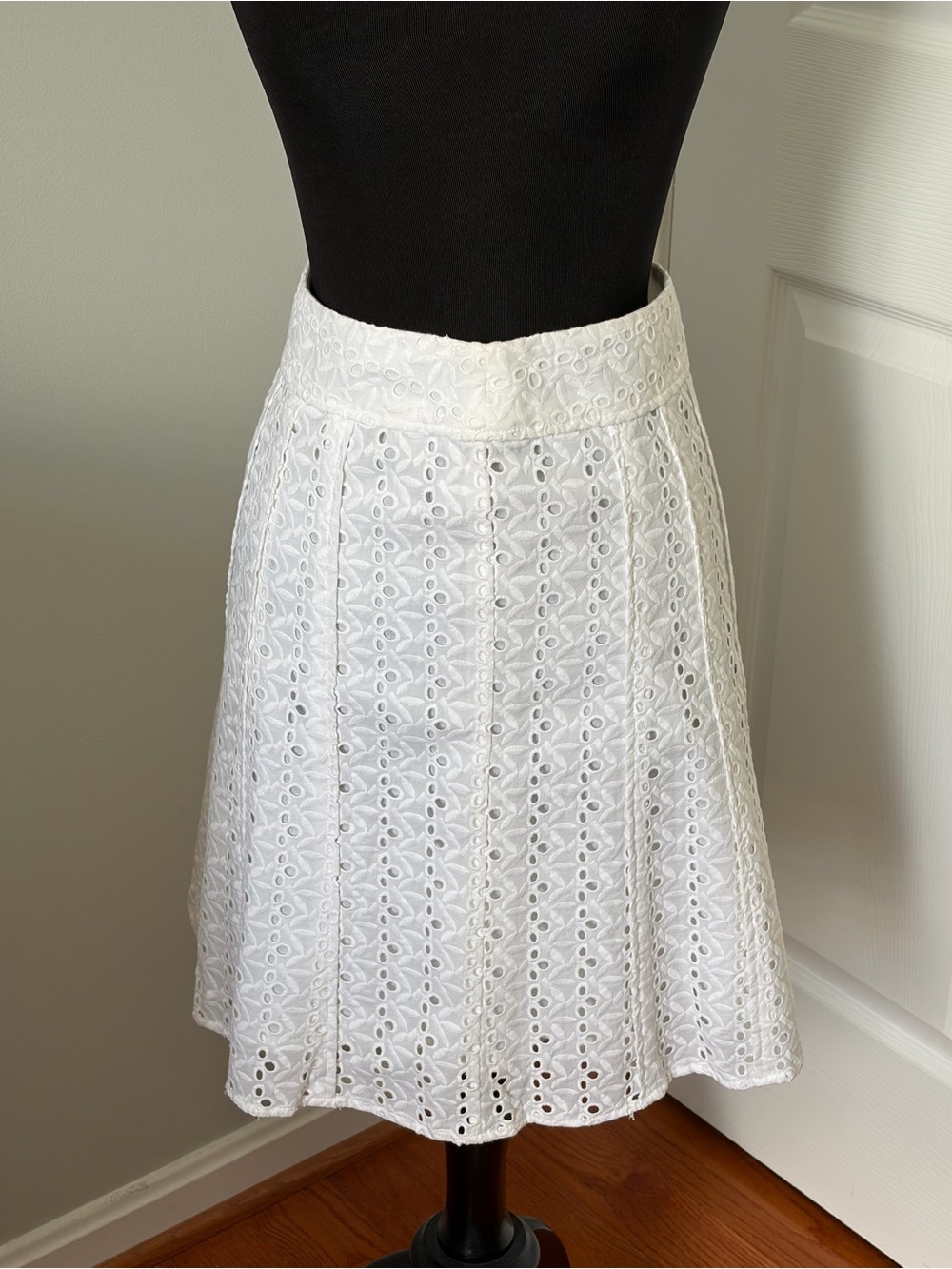 Vintage, Ann Taylor, 100% Cotton, White Eyelet Skirt, A-line, Zipper, Hook/Eye